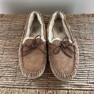 UGG women size 8 Suede Moccasin Slippers with Shearling Trim